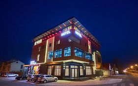 Garnet Hotel & Event Centar