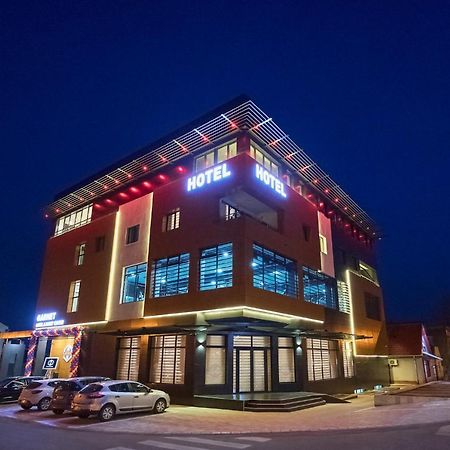 Garnet Hotel & Event Centar Ρούμα Εξωτερικό φωτογραφία