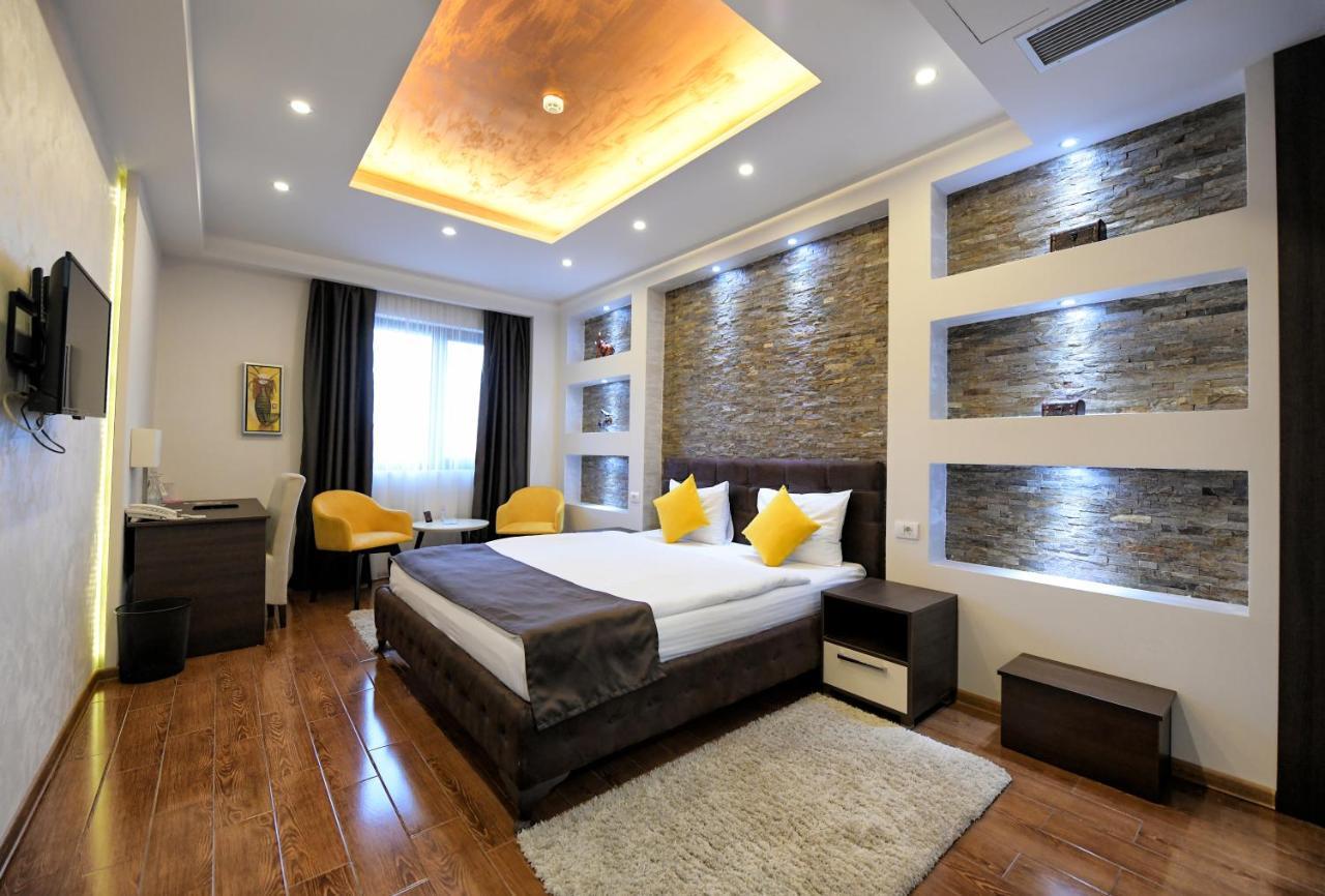 Garnet Hotel & Event Centar Ρούμα Εξωτερικό φωτογραφία