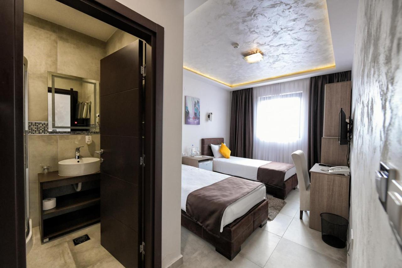 Garnet Hotel & Event Centar Ρούμα Εξωτερικό φωτογραφία