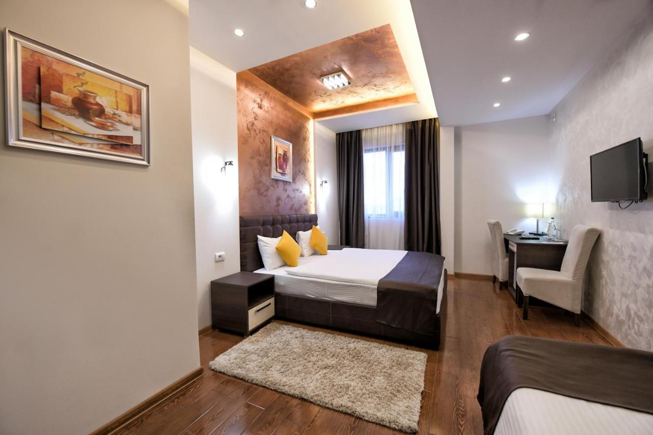 Garnet Hotel & Event Centar Ρούμα Εξωτερικό φωτογραφία