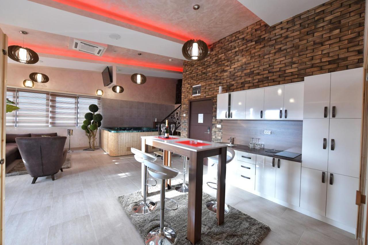 Garnet Hotel & Event Centar Ρούμα Εξωτερικό φωτογραφία