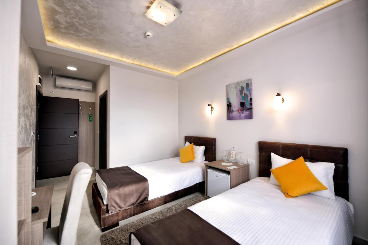 Garnet Hotel & Event Centar Ρούμα Εξωτερικό φωτογραφία
