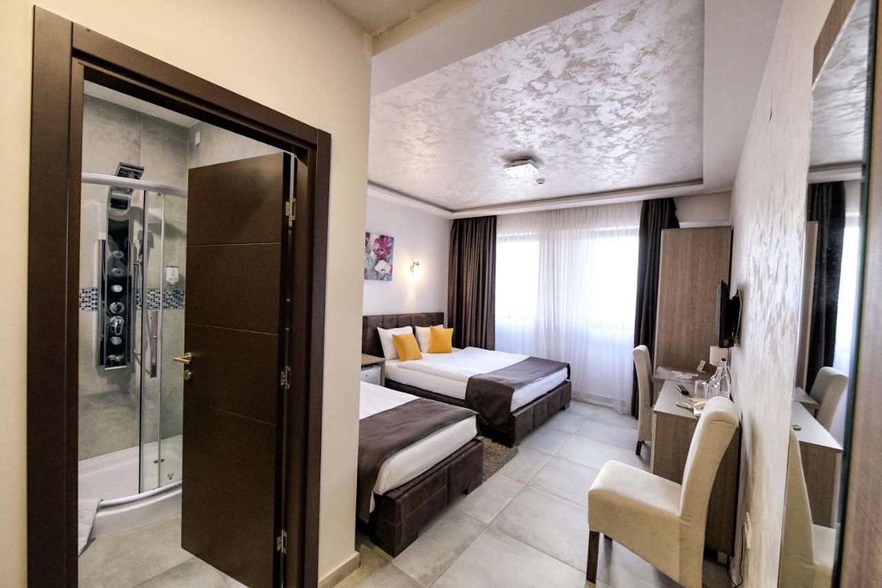 Garnet Hotel & Event Centar Ρούμα Εξωτερικό φωτογραφία