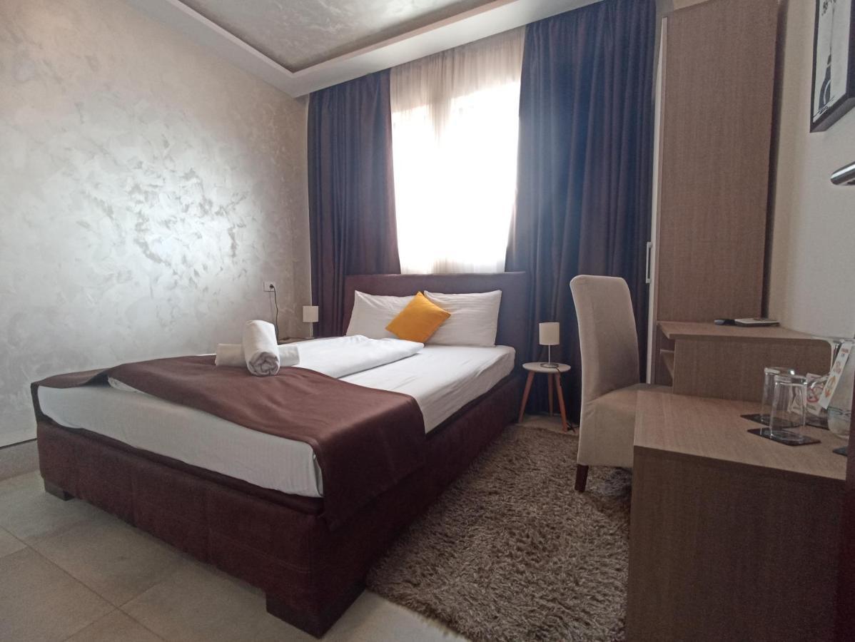 Garnet Hotel & Event Centar Ρούμα Εξωτερικό φωτογραφία
