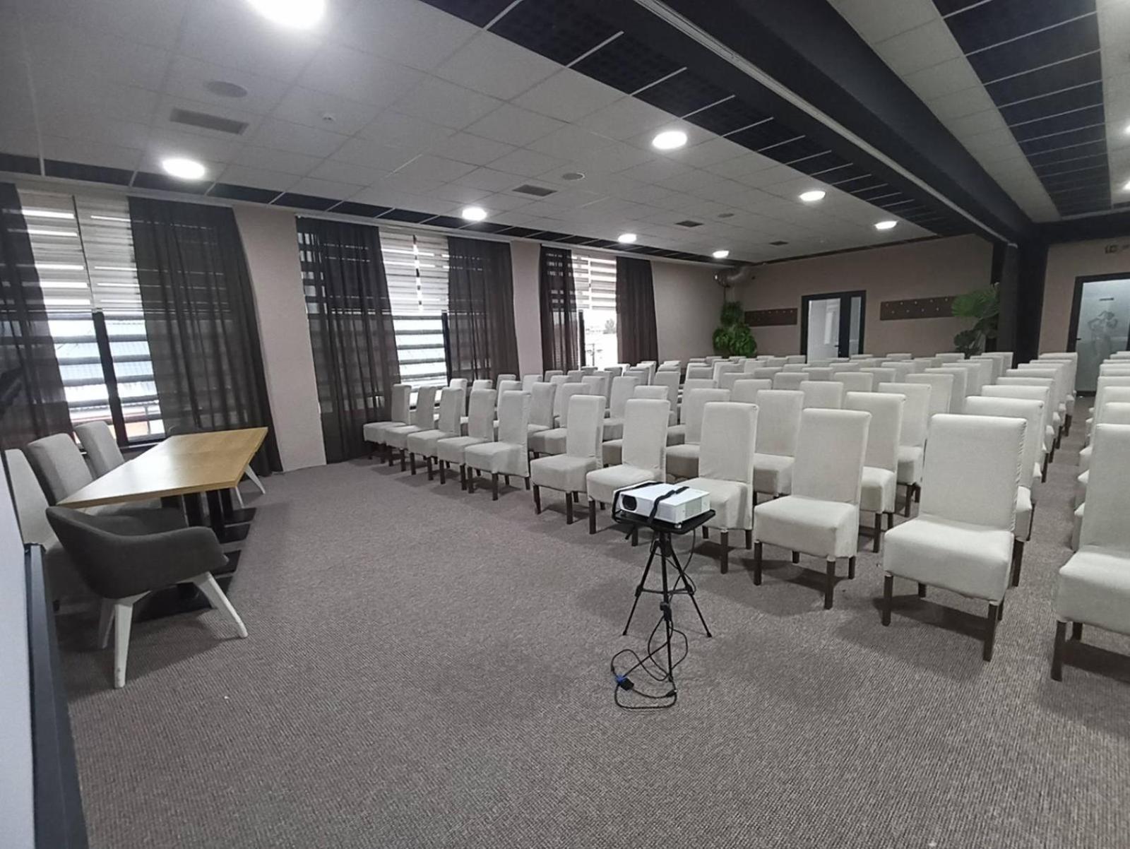 Garnet Hotel & Event Centar Ρούμα Εξωτερικό φωτογραφία
