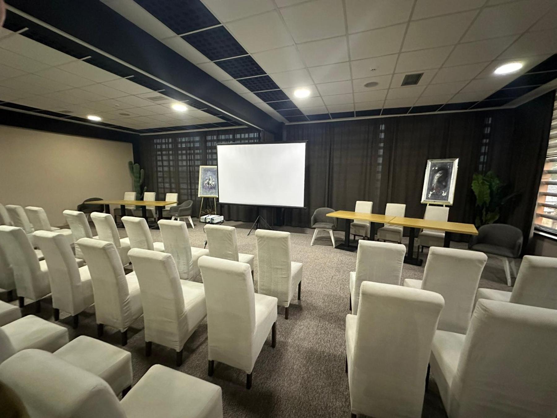 Garnet Hotel & Event Centar Ρούμα Εξωτερικό φωτογραφία