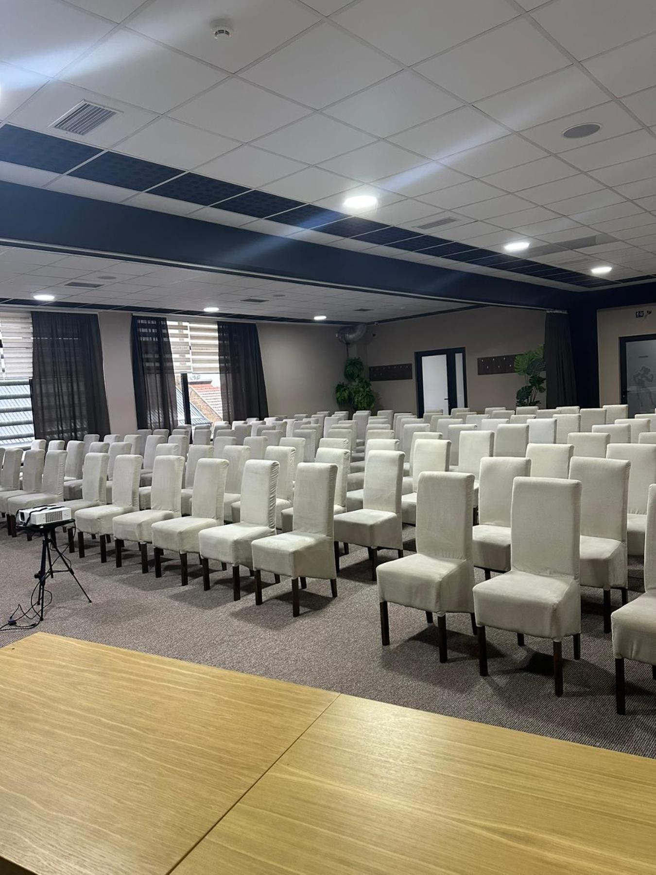 Garnet Hotel & Event Centar Ρούμα Εξωτερικό φωτογραφία