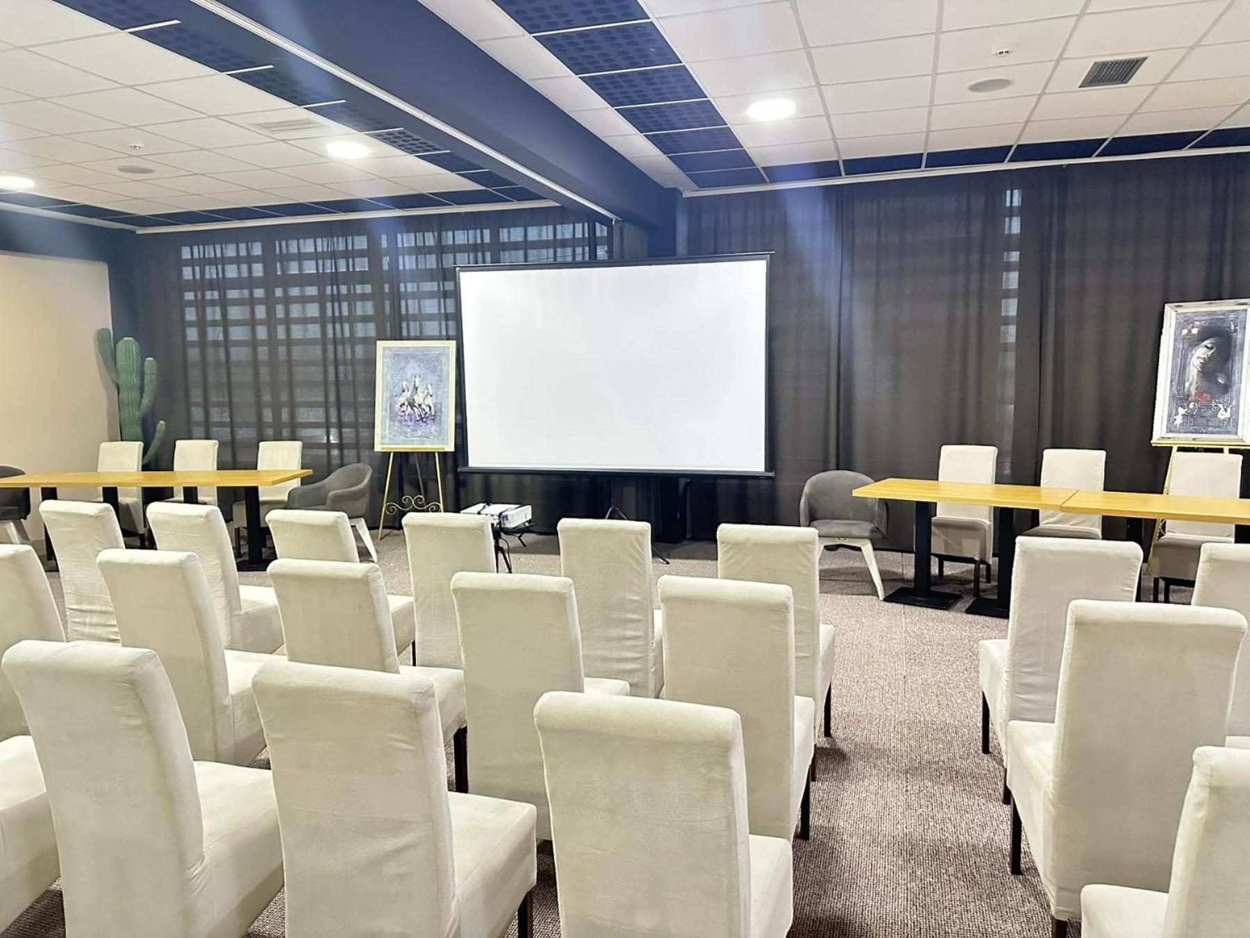 Garnet Hotel & Event Centar Ρούμα Εξωτερικό φωτογραφία