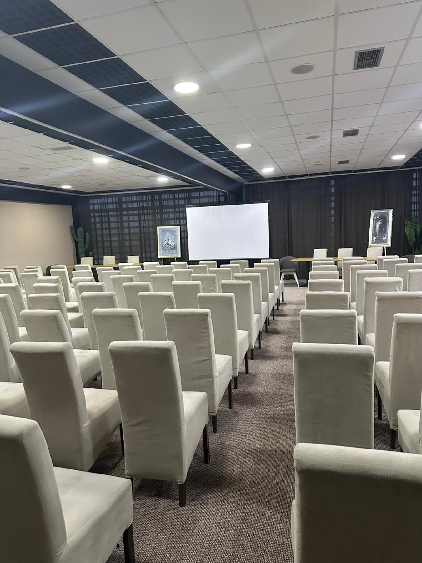 Garnet Hotel & Event Centar Ρούμα Εξωτερικό φωτογραφία