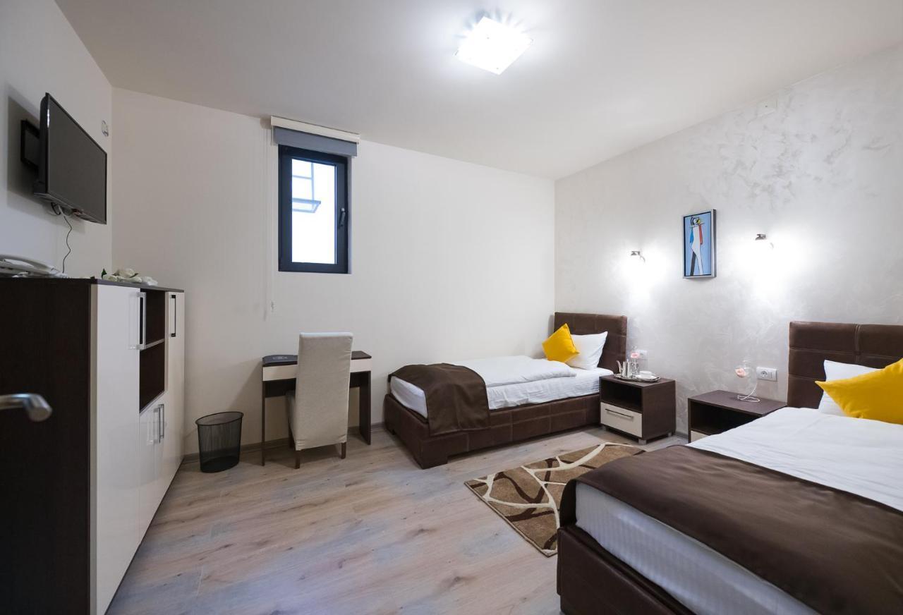 Garnet Hotel & Event Centar Ρούμα Εξωτερικό φωτογραφία