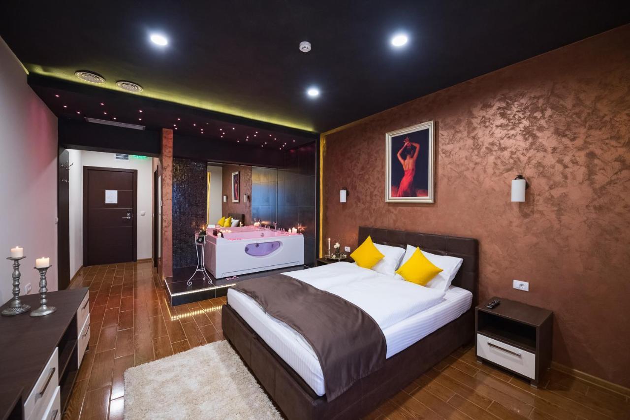 Garnet Hotel & Event Centar Ρούμα Εξωτερικό φωτογραφία