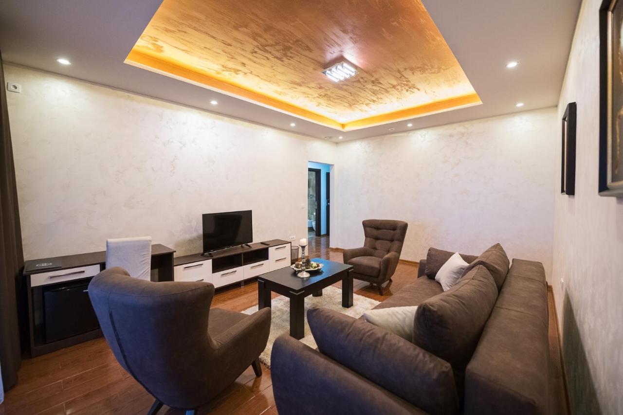Garnet Hotel & Event Centar Ρούμα Εξωτερικό φωτογραφία