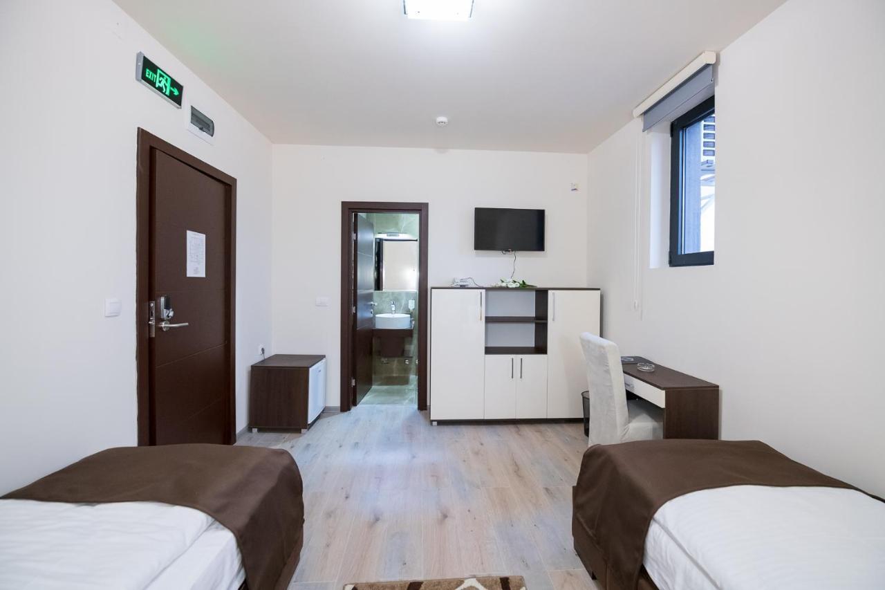 Garnet Hotel & Event Centar Ρούμα Εξωτερικό φωτογραφία