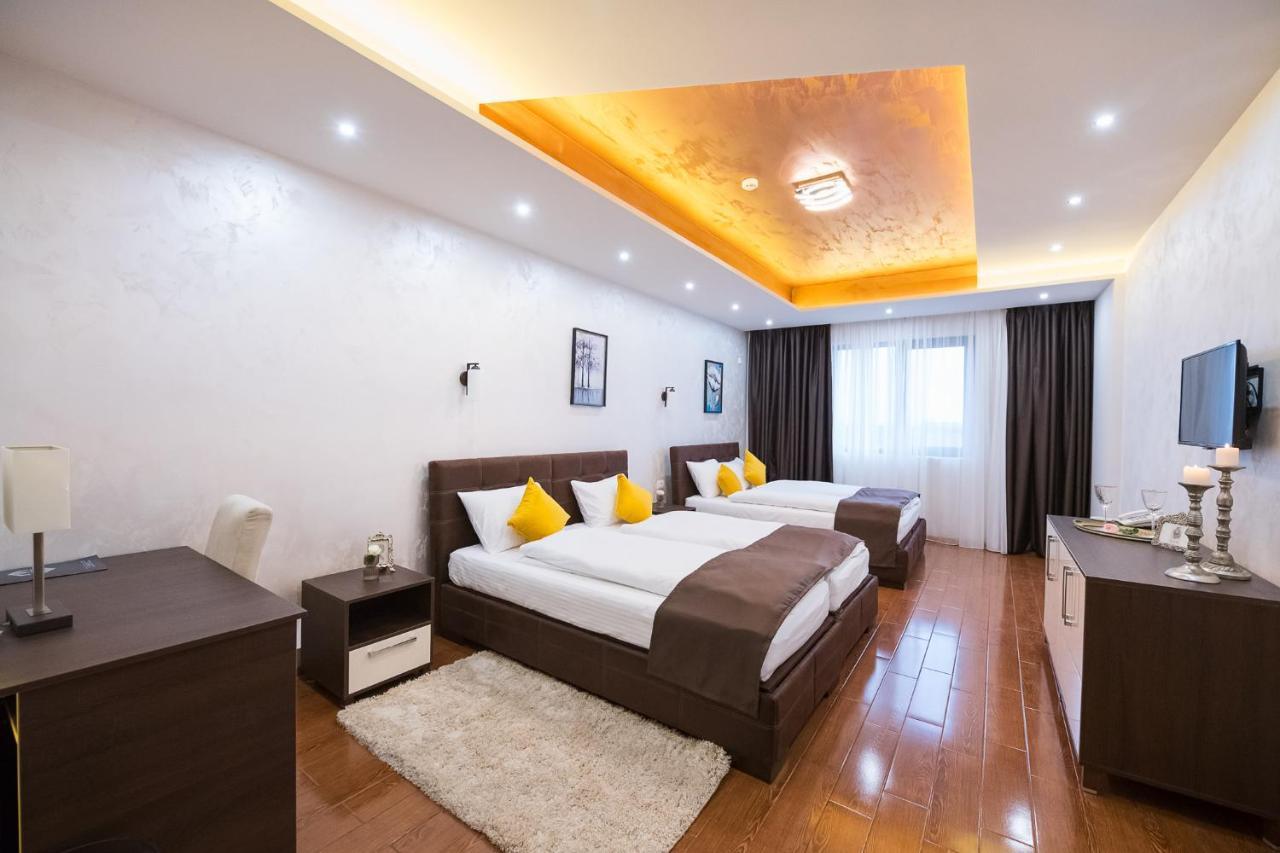 Garnet Hotel & Event Centar Ρούμα Εξωτερικό φωτογραφία